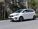 Kia Rondo GAT 2019 - Cần bán xe Kia Rondo GAT năm sản xuất 2019, màu trắng, giá chỉ 699 triệu