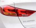 Hyundai Elantra 1.6 sport 2019 - Bán xe Hyundai Elantra 1.6 sport năm 2019, màu trắng, giá 768tr