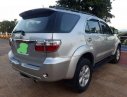 Toyota Fortuner MT 2010 - Bán Toyota Fortuner MT sản xuất 2010, màu bạc 