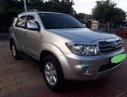 Toyota Fortuner MT 2010 - Bán Toyota Fortuner MT sản xuất 2010, màu bạc 