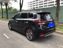 Kia Rondo GAT 2017 - Bán Kia Rondo GAT đời 2017, màu đen chính chủ, giá chỉ 588 triệu