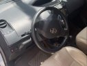 Toyota Yaris 2006 - Bán xe Toyota Yaris năm 2006, màu trắng, xe nhập còn mới