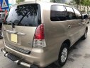 Toyota Innova V 2010 - Bán Toyota Innova V 2010 vàng cát, tự động, tuyệt vời