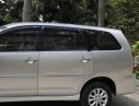 Toyota Innova 2014 - Cần bán gấp Toyota Innova 2014, màu bạc số sàn