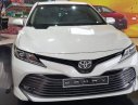 Toyota Camry 2.0G 2019 - Bán Toyota Camry 2.0G sản xuất năm 2019, màu trắng, xe nhập