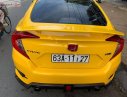 Honda Civic 1.5L Vtec Turbo 2017 - Cần bán xe Honda Civic 1.5L Vtec Turbo đời 2017, màu vàng, nhập khẩu, 880 triệu