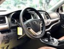 Toyota Highlander 2016 - Bán Toyota Highlander sản xuất 2016, màu vàng cát nhập khẩu Mỹ