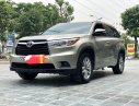 Toyota Highlander LE 2.7 2016 - Cần bán Toyota Highlander LE 2.7 SX 2016, màu vàng cát, xe nhập Mỹ đã lên full option. LH: 0982.84.2838