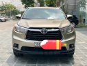 Toyota Highlander LE 2.7 2016 - Cần bán Toyota Highlander LE 2.7 SX 2016, màu vàng cát, xe nhập Mỹ đã lên full option. LH: 0982.84.2838