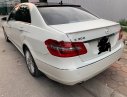 Mercedes-Benz E class E300 2011 - Bán xe cũ Mercedes E300 năm 2011, màu trắng