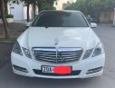 Mercedes-Benz E class E300 2011 - Bán xe Mercedes E300 sản xuất năm 2011, màu trắng, 925tr