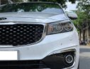 Kia Sedona 3.3 GATH 2016 - Bán xe Kia Sedona 3.3 GATH 2016, màu trắng, xe gia đình đi ít, giữ gìn, xe như mới