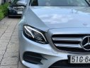 Mercedes-Benz E class E300 2018 - Bán xe Mercedes E300 bạc/nâu 2018 cũ chính hãng giá tốt. Trả trước 750 triệu nhận xe ngay