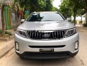 Kia Sorento GAT 2017 - Bán Kia Sorento 2.4 GAT đời 2017, màu bạc, giá chỉ 728 triệu