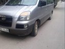 Hyundai Starex   2004 - Bán Hyundai Starex đời 2004, màu bạc, điều hòa mát ăn ít dầu