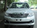 Toyota Fortuner 2012 - Cần bán lại xe Toyota Fortuner đời 2012, màu bạc xe gia đình, 620 triệu