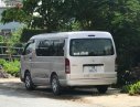 Toyota Hiace 2.5 2005 - Bán xe Toyota Hiace 2.5 năm sản xuất 2005, màu bạc giá cạnh tranh