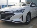 Hyundai Elantra 2019 - Bán xe Hyundai Elantra đời 2019, màu trắng. Giao ngay, KM khủng