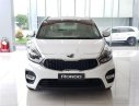 Kia Rondo 2019 - Bán Kia Rondo năm sản xuất 2019, màu trắng, mới 100%