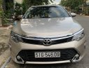 Toyota Camry 2.0e 2018 - Bán Toyota Camry 2.0E đời 2018, màu vàng, xe gia đình ít đi