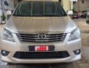 Toyota Innova G 2013 - Bán Innova 2.0G 2013, số tự động, màu nâu vàng hiếm. Xe đẹp, giảm giá ngay 30tr cho khách thiện chí xem xe