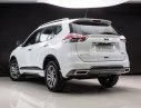 Nissan X trail SV 2018 - Bán Nissan X trail SV (2 cầu AT) năm sản xuất 2018, màu trắng duy nhất 1 xe giảm 100 triệu