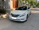 Hyundai Sonata 2012 - Gia đình cần bán Sonata 2012, số tự động, bản full, màu trắng