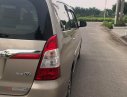 Toyota Innova V 2015 - Bán Toyota Innova V 2015 số tự động, màu vàng cát, xe đi giữ gìn cẩn thận