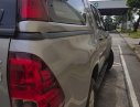 Toyota Hilux 2.4E 4x2 MT 2017 - Bán ô tô Toyota Hilux 2.4E 4x2 MT 2017, màu bạc, xe nhập còn mới