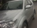 Toyota Fortuner 2011 - Gia đình bán Toyota Fortuner đời 2011, màu bạc 