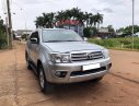 Toyota Fortuner V 2010 - Bán gấp xe Fortuner 2010 máy xăng biển SG, xe màu bạc