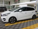 Kia Rondo GAT   2017 - Cần bán xe Kia Rondo GAT 2.0AT 2017, màu trắng, giá cạnh tranh