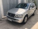 Mercedes-Benz ML Class 2003 - Bán Mercedes ML500 tự động 2003 ĐK 2007, màu bạc xe chính chủ