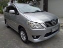 Toyota Innova E 2013 - Bán xe Toyota Innova E năm 2013, màu bạc còn mới