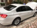 BMW 3 Series   2016 - Chính chủ bán ô tô BMW 3 Series 320i sản xuất 2016, màu trắng, xe nhập, giá tốt