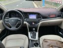 Hyundai Elantra   2018 - Gia đinh bán Hyundai Elantra đời 2018, màu đỏ