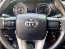 Toyota Hilux MT 2016 - Cần bán lại xe Toyota Hilux MT sản xuất năm 2016, màu bạc còn mới, giá tốt