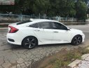 Honda Civic 2017 - Bán Honda Civic đời 2017, màu trắng xe gia đình, 780tr, xe còn nguyên bản