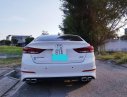 Hyundai Elantra 2017 - Bán Hyundai Elantra năm sản xuất 2017, màu trắng xe gia đình, xe nguyên bản