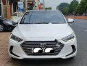 Hyundai Elantra 2018 - Bán ô tô Hyundai Elantra sản xuất 2018, màu trắng xe gia đình, 525tr