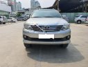 Toyota Fortuner 2013 - Cần bán Toyota Fortuner năm 2013, màu bạc xe còn mới