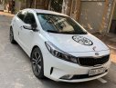 Kia Cerato 2017 - Cần bán xe Kia Cerato sản xuất 2017, màu trắng xe cờn mới nguyên