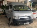 Toyota Hiace   2013 - Bán Toyota Hiace 2.5 năm sản xuất 2013, màu bạc, nhập khẩu 