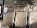 Toyota Hiace   2013 - Bán Toyota Hiace 2.5 năm sản xuất 2013, màu bạc, nhập khẩu 