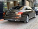 Mercedes-Benz E class Mercedes Benz E class E250 2017 - Cần bán gấp Mercedes E250 năm sản xuất 2017, màu nâu