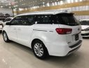 Kia Sedona 2015 - Bán ô tô Kia Sedona sản xuất 2015, màu trắng xe còn mới lắm