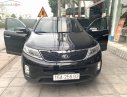 Kia Sorento 2016 - Cần bán lại xe Kia Sorento 2.2 năm sản xuất 2016, màu đen