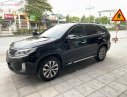 Kia Sorento 2016 - Cần bán lại xe Kia Sorento 2.2 năm sản xuất 2016, màu đen