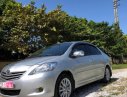 Toyota Vios 2010 - Cần bán gấp Toyota Vios năm 2010, màu bạc xe còn mới nguyên