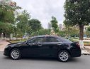 Toyota Camry 2017 - Cần bán xe Toyota Camry 2017, màu đen xe còn mới nguyên